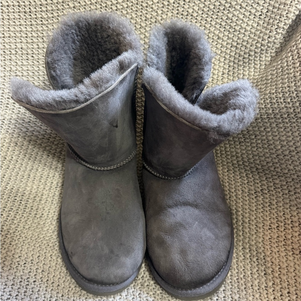 Ugg Short Grey Boots, Size 6‎ - Picture 2 of 6